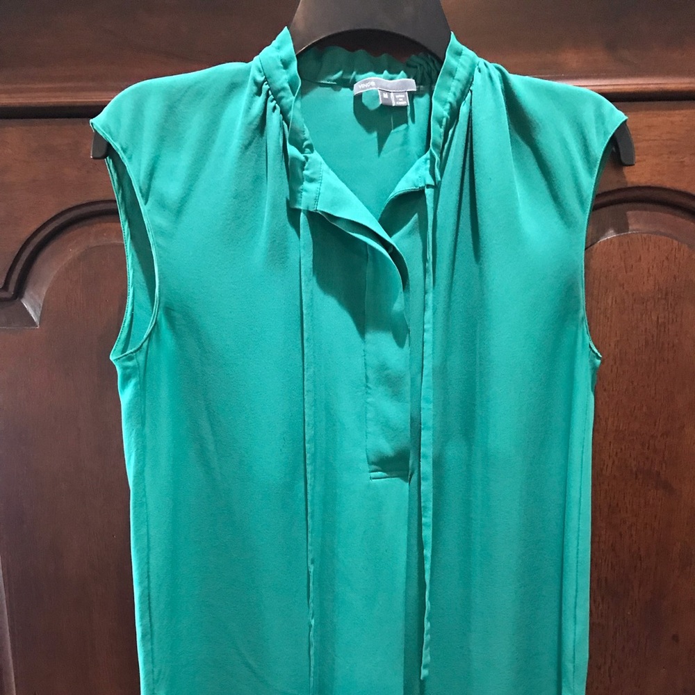 Vince no sleeve blouse